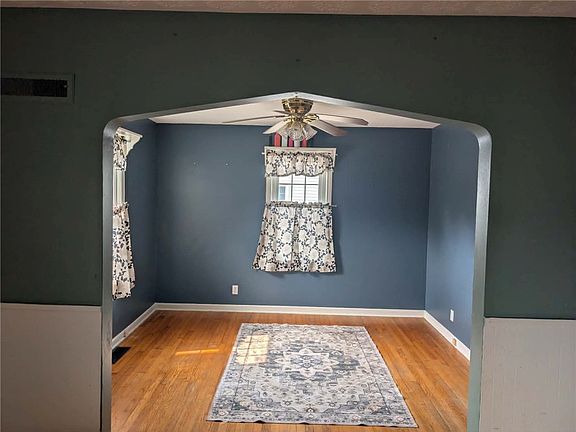 3rd image of 4817 Center St