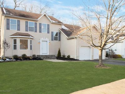 38 Sally St, Howell, NJ, 07731