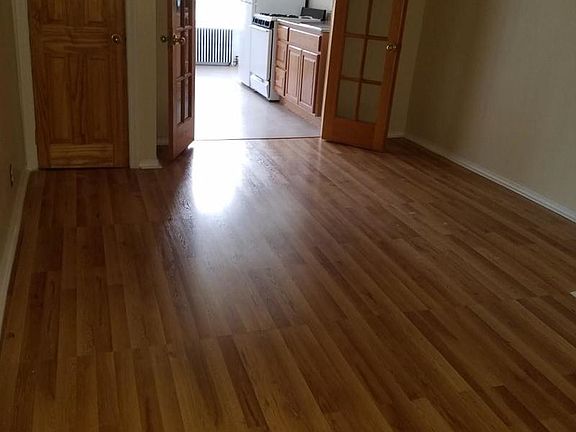 4th image of 204 13th St APT B3