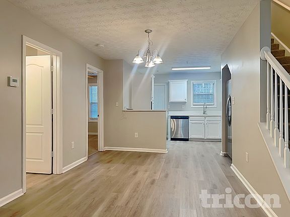 4th image of 1043 Wedgewood Ct