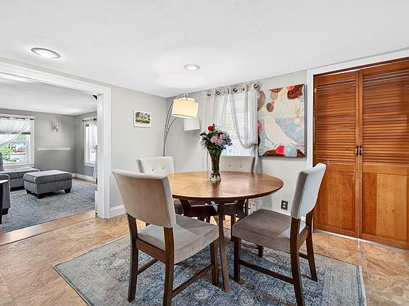 5th image of 47 Revere Ave