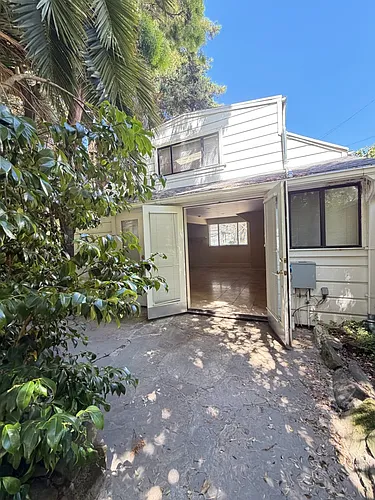838 Shrader St Photo 1