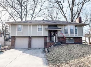 6102 Clydesdale Ln, Country Club, MO 64506