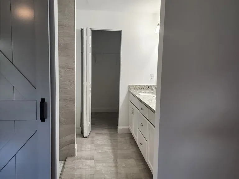 3437 Katherine St — Photo 11
