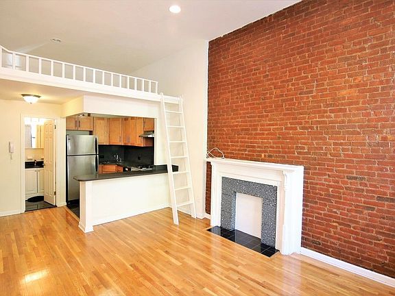 2nd image of 156 W 75th St APT 3A