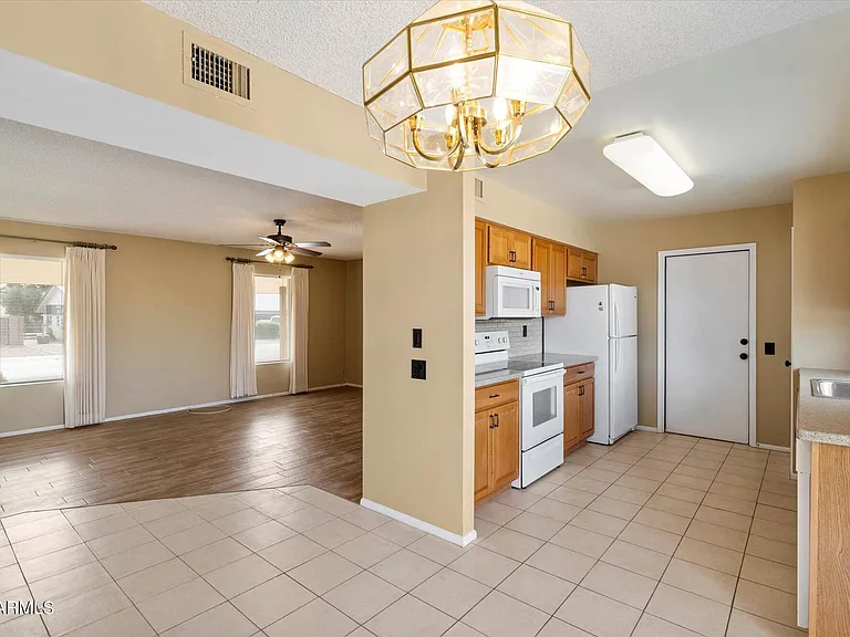 10528 W Tumblewood Dr — Photo 8