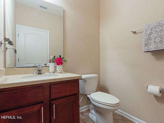 5th image of 494 DEERCROFT Lane