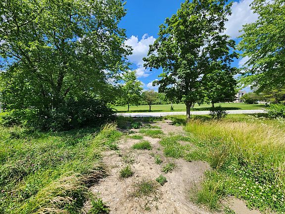 3rd image of 26114 S Victoria Ln