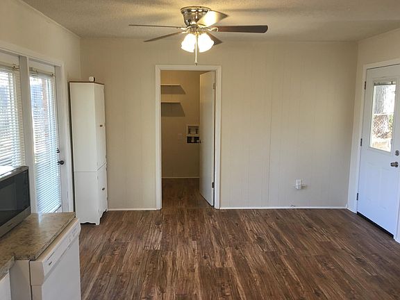 Kitchen / Dinning Area