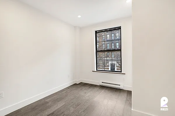 Rented by REZI | media 8