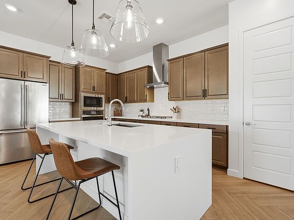 2nd image of 1508 E Sourwood Ct