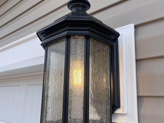 3rd image of 1129 Forestbrook Ln