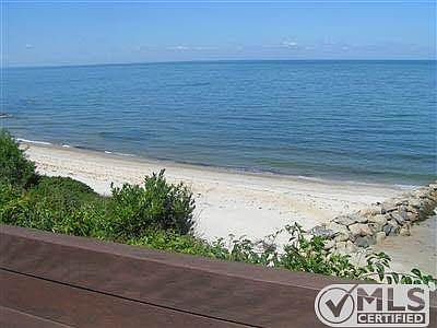 Gorgeous beach and clear blue water