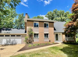9202 Hambletonian Pl, Vienna, VA 22182