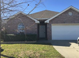 3225 Light Pointe Dr, Dallas, TX 75225