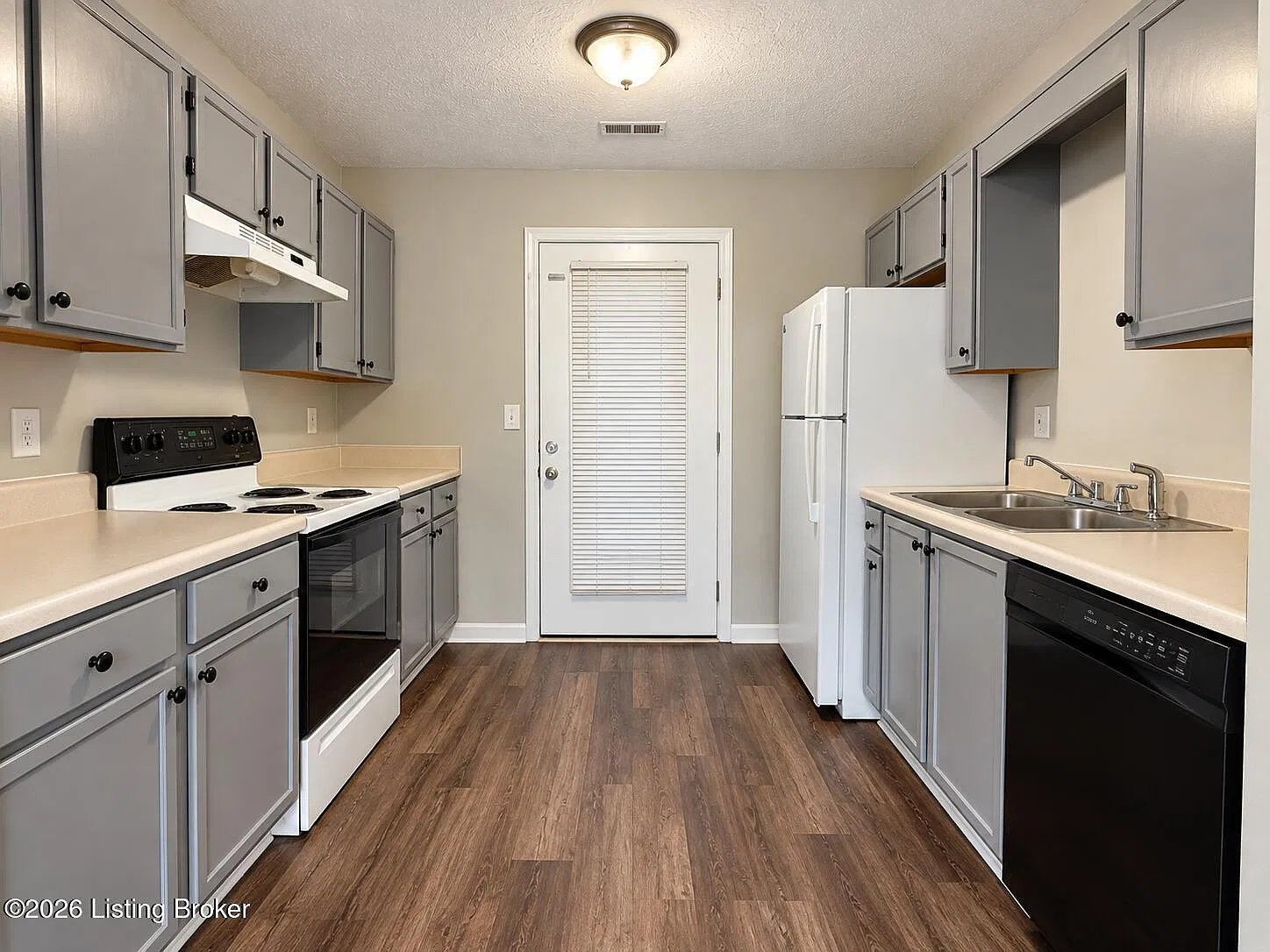 2 bed, 1.0 bath, 650 sqft, $1,025 — Photo 3