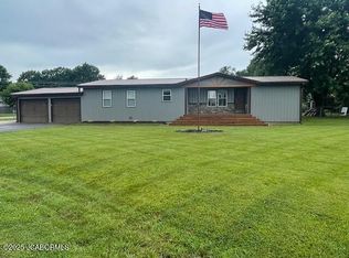 109 Wood Ter, Versailles, MO 65084