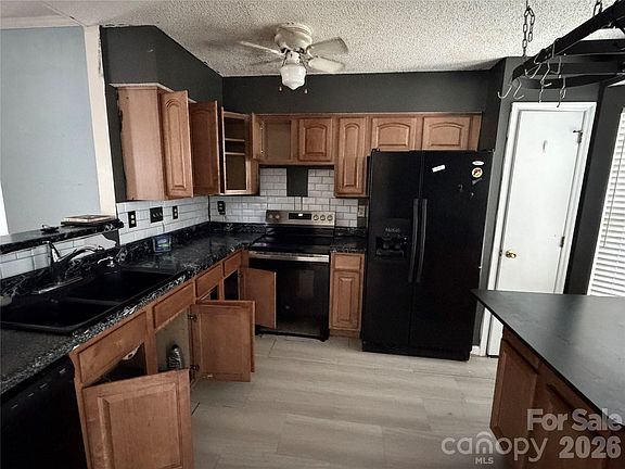 3rd image of 1202 Gretna Green Dr
