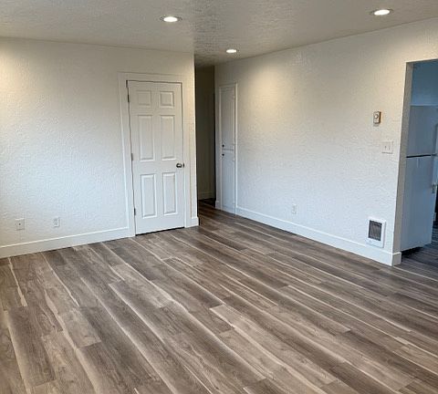 2nd image of 205 Hansen Ave #1