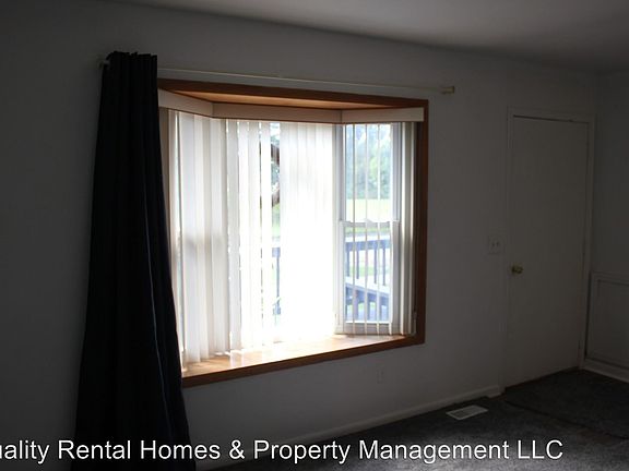4th image of 3825 Dolphaine Ln