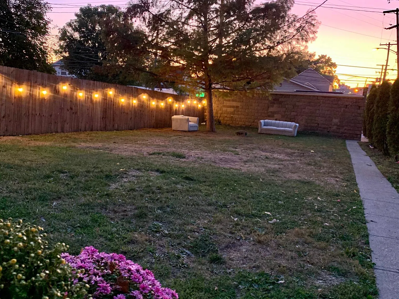 6 bed, 1975 sqft, $4,300 — Photo 2