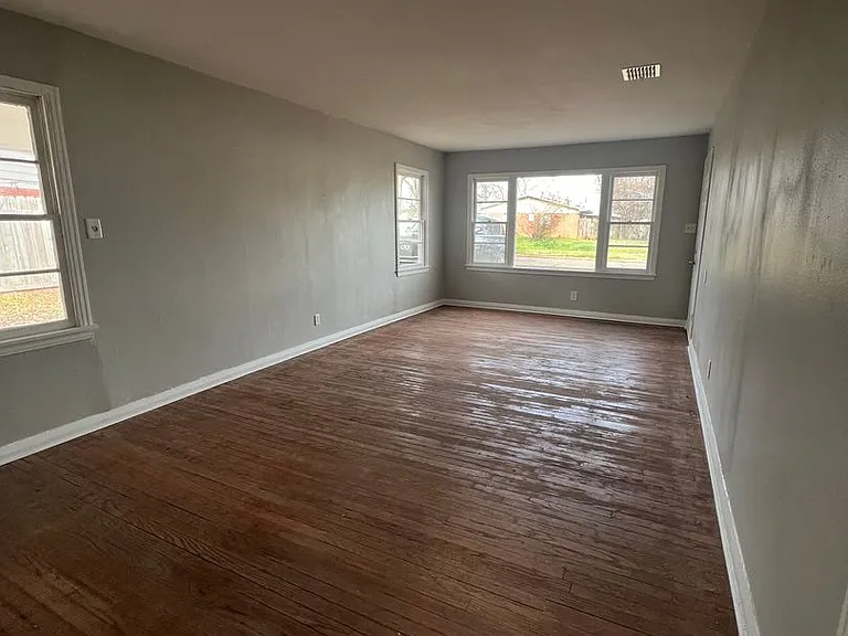 3204 McGregor St — Photo 3