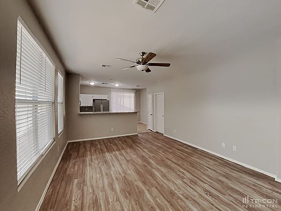 4th image of 5011 Droubay Dr
