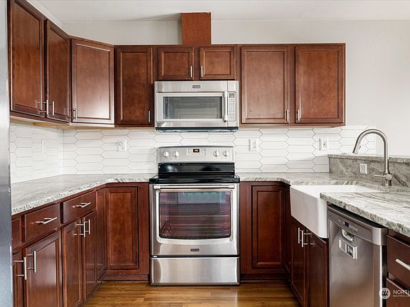 5th image of 105 NE Melrose Drive