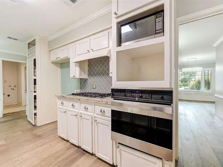 5019 Oak Forest Dr — Photo 11