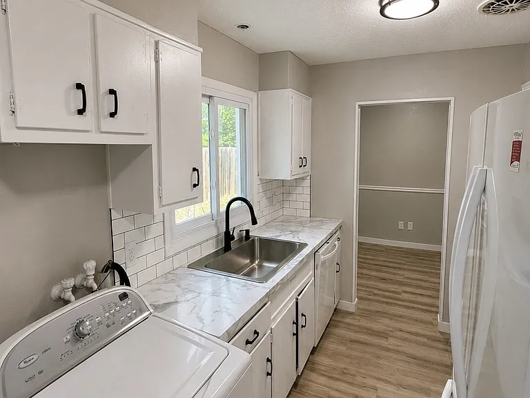 5300 W Hughes St — Photo 3
