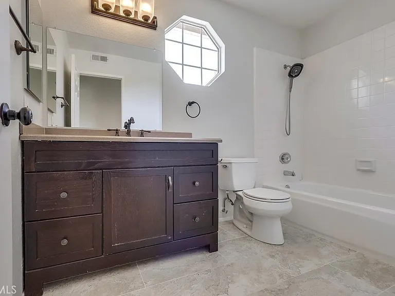 7 Enfilade Ave — Photo 9
