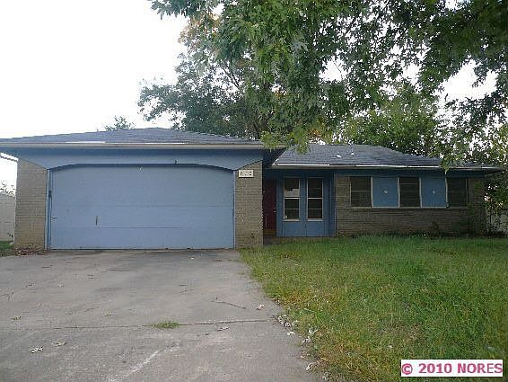 1st image of 610 S Sunset Dr