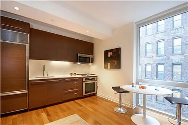 Sold by Warburg | media 4