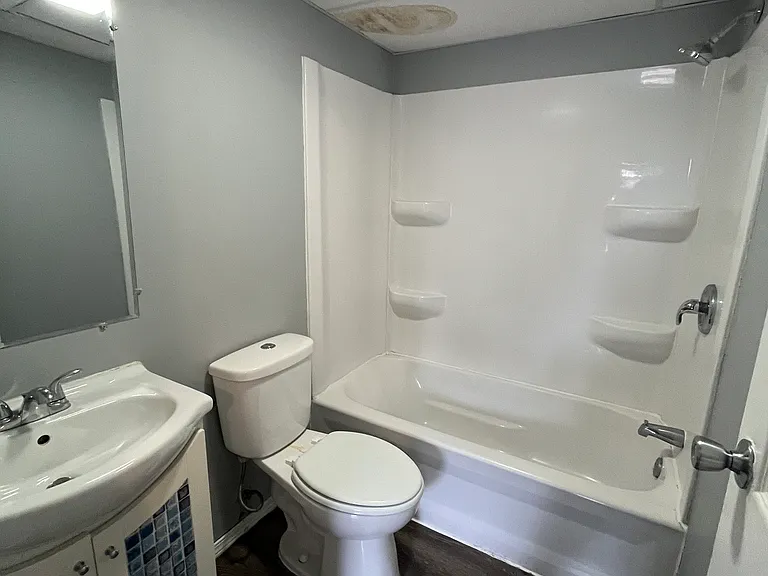 1223 S Franklin St #B — Photo 2