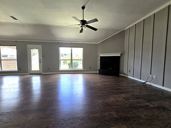 4th image of 3713 Periwinkle Dr