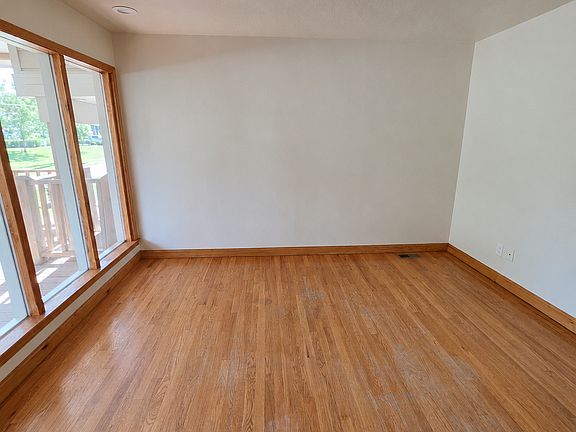 5th image of 108 SE 8th St APT B