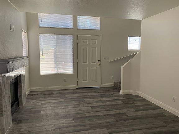 3rd image of 6829 Coral Rock Dr