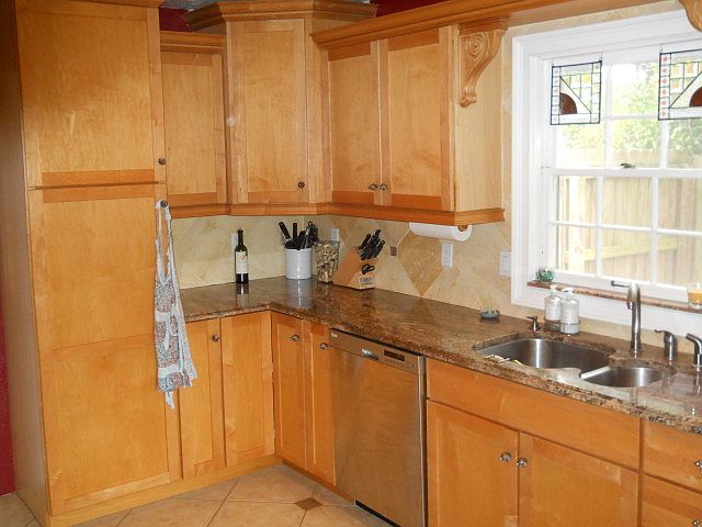 2nd image of 3204 Tanglewood Dr