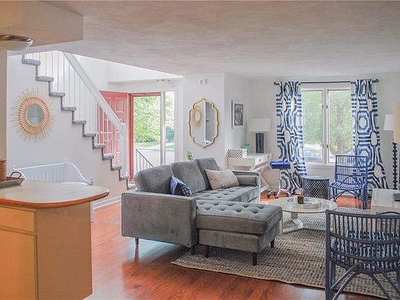 5th image of 248 Mayfield Ave APT C