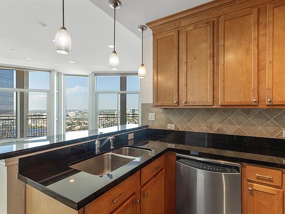 2nd image of 500 Throckmorton St APT 1807