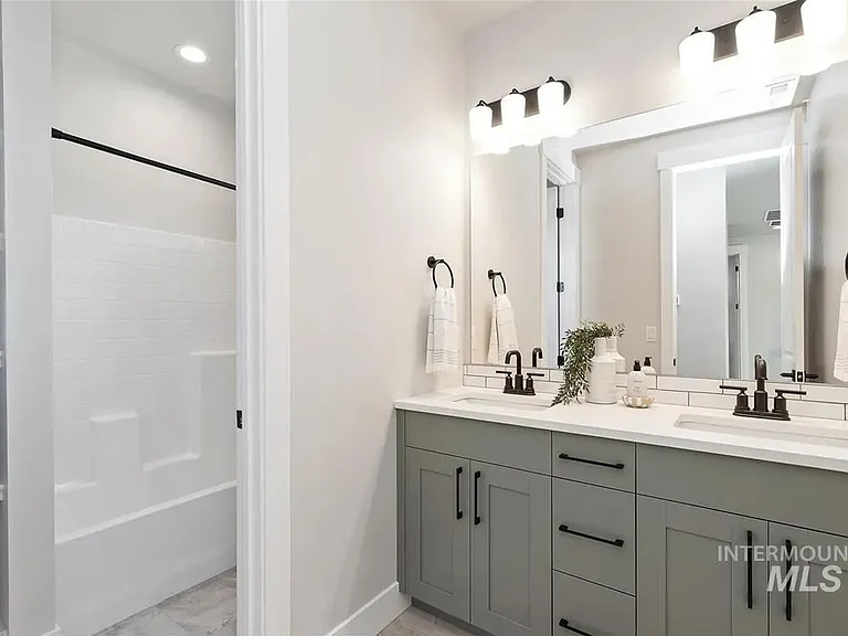 562 Hidden Mill Ct — Photo 21