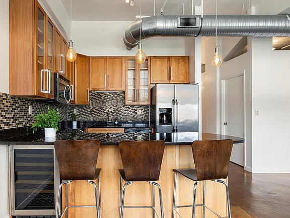3rd image of 1301 Market St APT 304