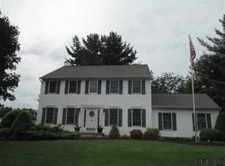 218 S Springhurst Dr, East Greenbush, NY 12061