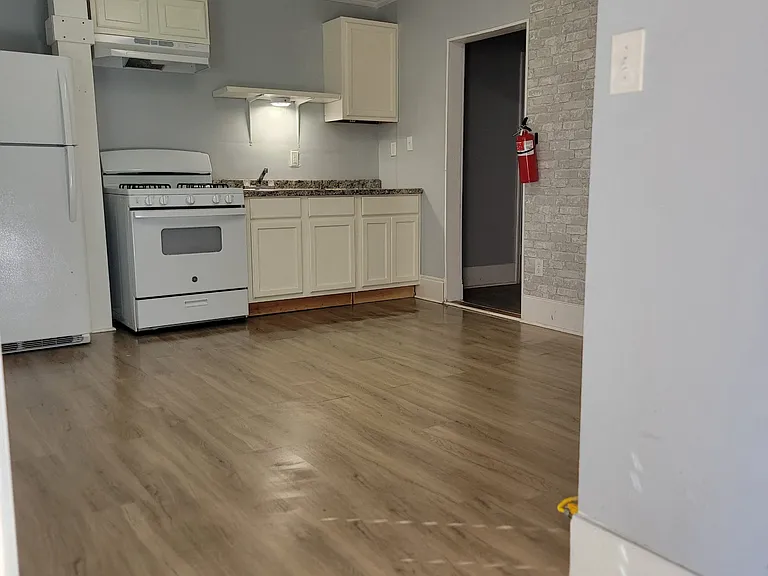 1217 N 32nd Ave #2 — Photo 2