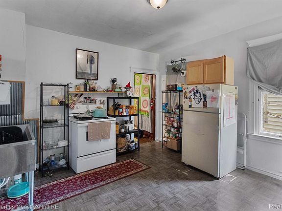 4th image of 3634 Farnsworth St