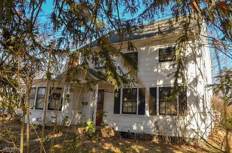 2nd image of 63 W Hanover Ave