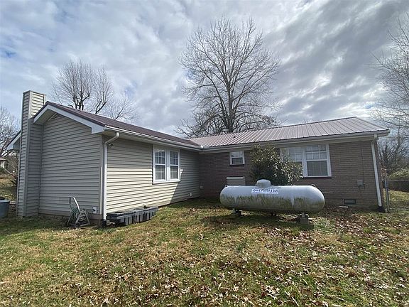 3rd image of 110 Memorial Park Dr