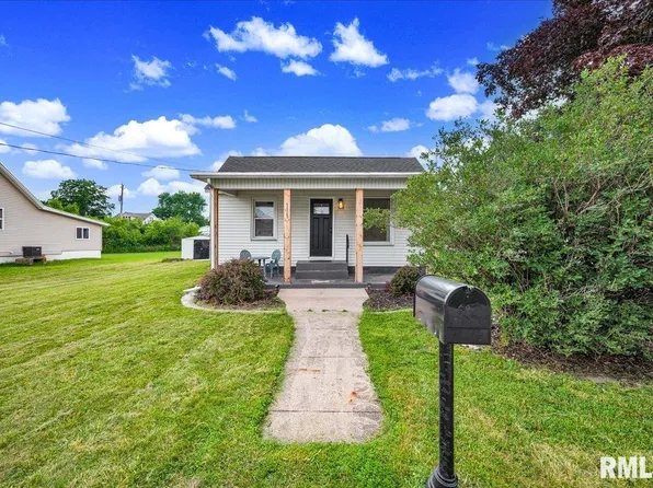 111 N Church St, Roanoke, IL 61561