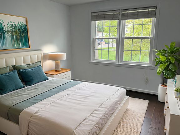 4th image of 806 S Arlington Mill Dr APT 204
