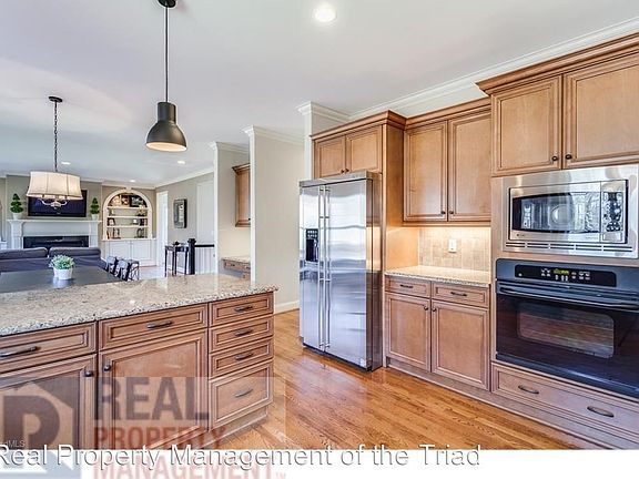 5th image of 3 Lake Breeze Ct